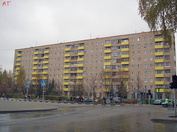 Перекресток улицы Щербакова и улицы Лётная, рядом с ледовой ареной "Мытищи", 2005 г.
