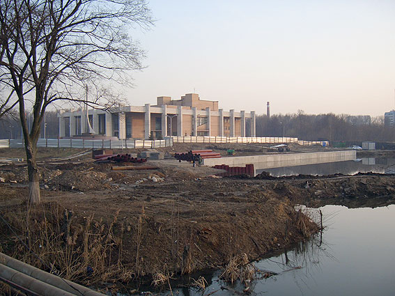 Начало реконструкции набережной реки Яуза, ГДК, 2005 г.