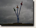 Мытищи. Композиция из трех водопроводных труб с вентилями. Памятник водопроводу. 2006 г.